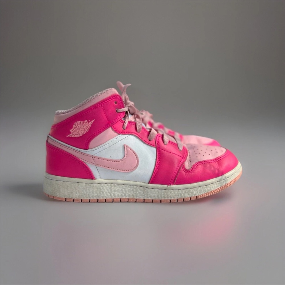 Nike Jordan 1 Mid Fierce Pink GS Youth Size 6.5 Sneakers